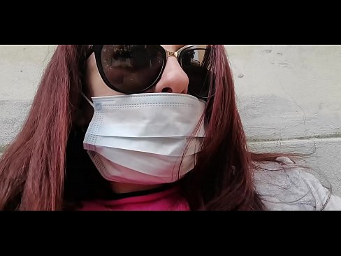 ❤️ Nicoletta se pomstí svému sousedovi a vyčůrá se mu do garáže (Speciál Covid19 Italská karanténa) ❤❌ Šukání video u nás ❌