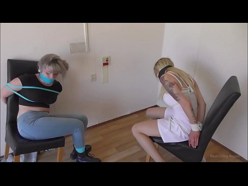 ❤️ Závislá / svázaná a s roubíkem / dáma v nesnázích ❤❌ Šukání video u nás ❌